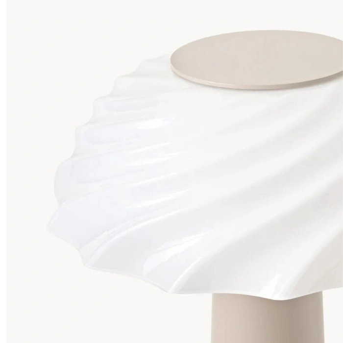 Lampa podłogowa Westwing Anya stojąca beżowa 123 cm