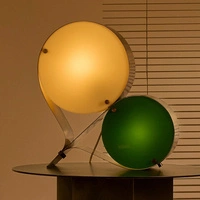 Lampa stołowa Gubi Coppia designerska rzeźbiarska E14