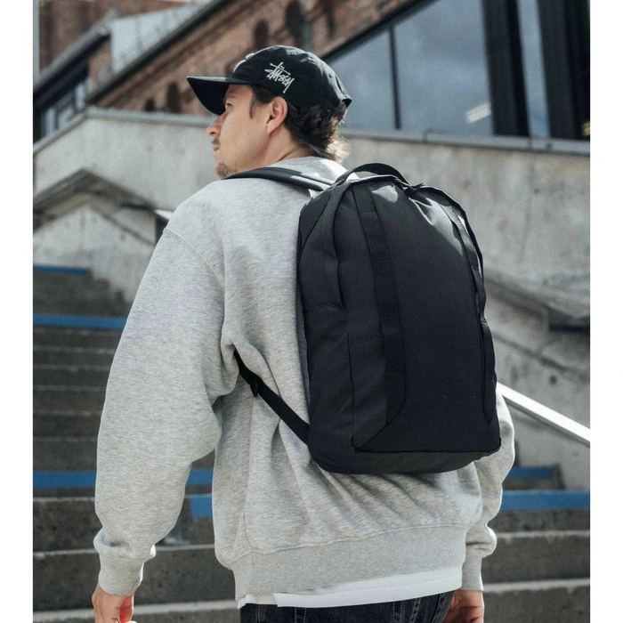 Plecak miejski DB Skateboarding Essential Backpack 15L czarny